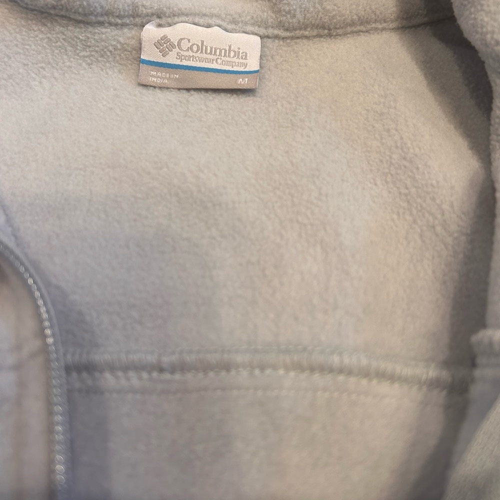 Woman's Benton Springs Columbia Soft light blue fleece zip up Jacket. Casual - Picture 4 of 5